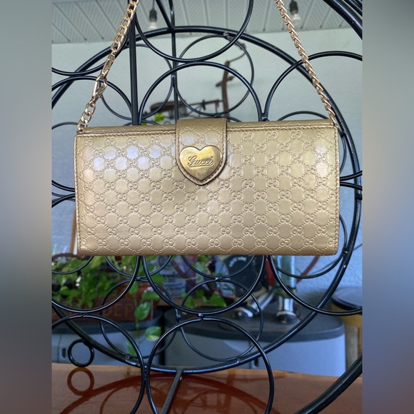 GUCCI Gorgeous Gold Leather Wallet W/Chain, Box. - Picture 13 of 16